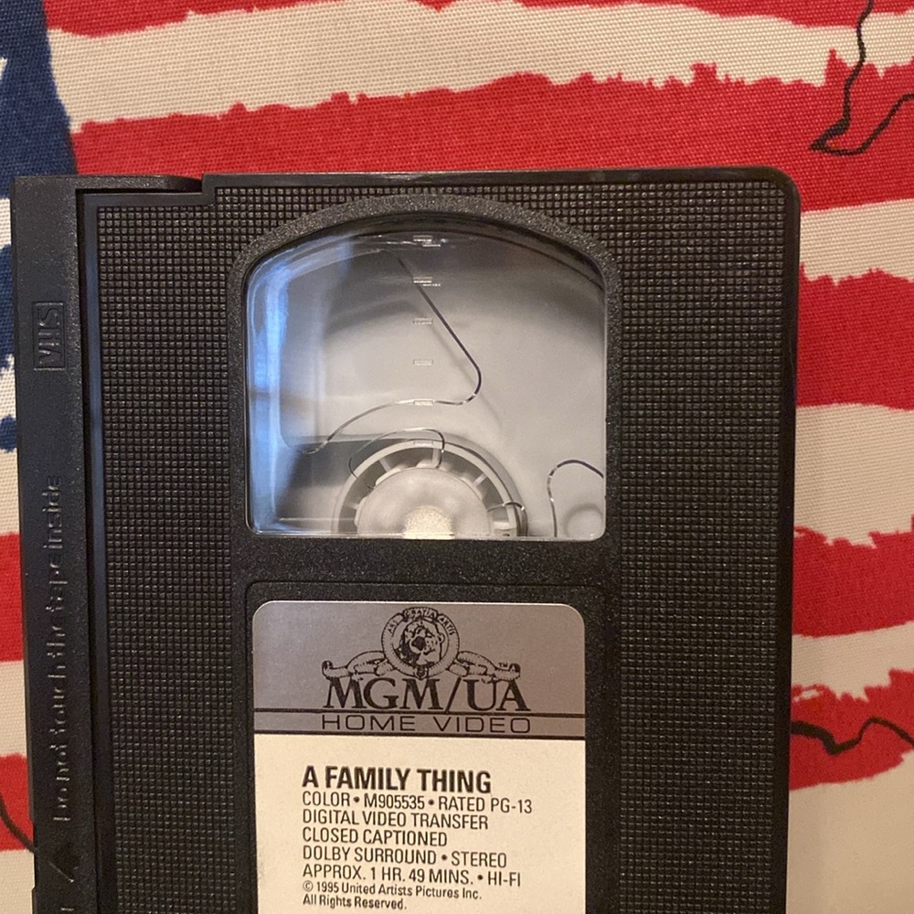 💫 A Family Thing VHS - Picture 8 of 10